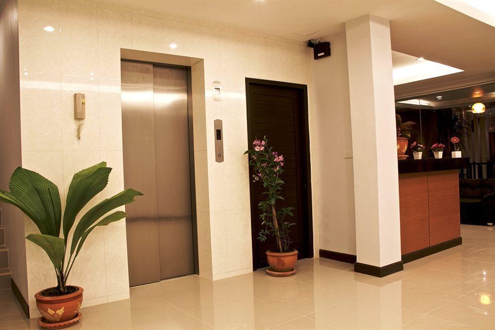 Oyo 373 Mc Ginger House Hotel Patong Exterior photo