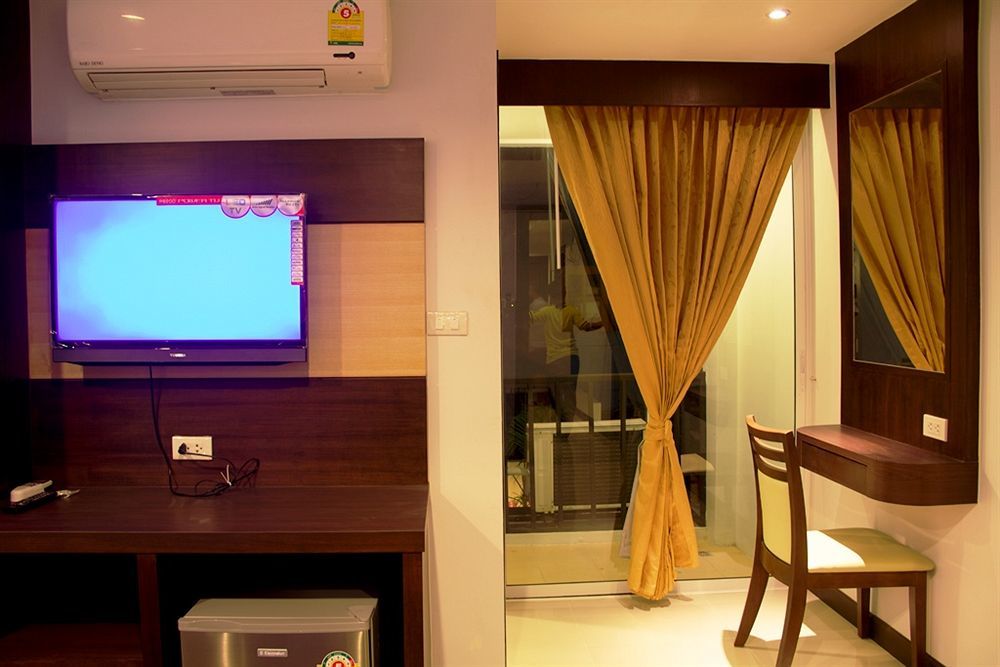 Oyo 373 Mc Ginger House Hotel Patong Exterior photo
