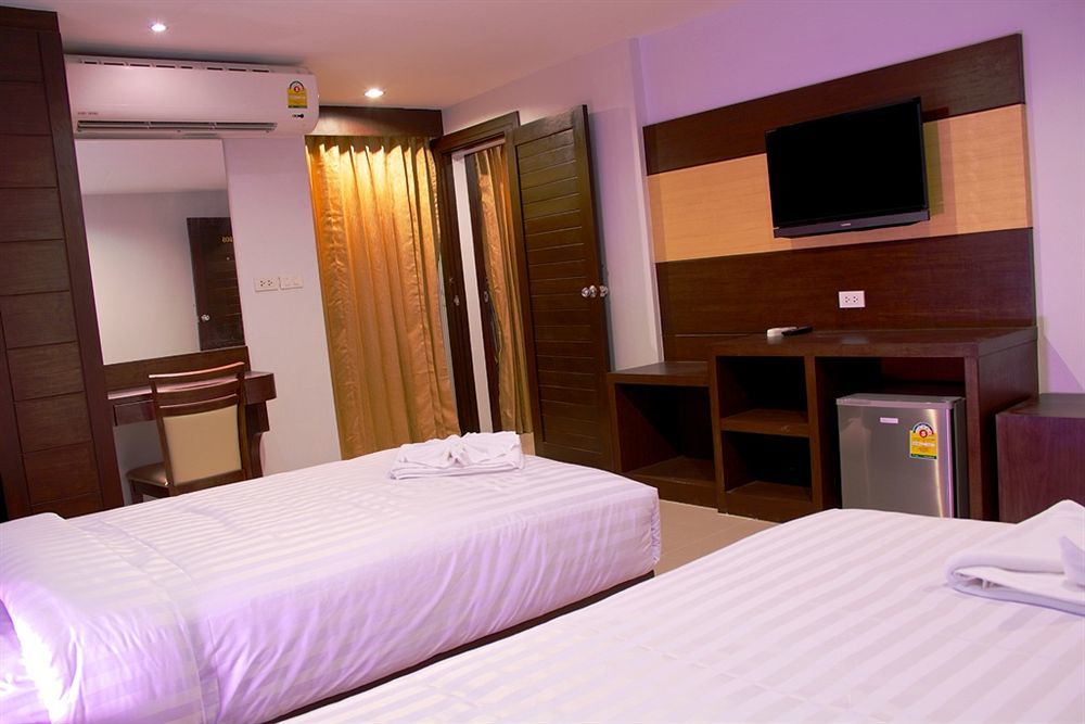 Oyo 373 Mc Ginger House Hotel Patong Exterior photo