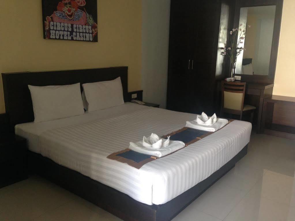 Oyo 373 Mc Ginger House Hotel Patong Exterior photo