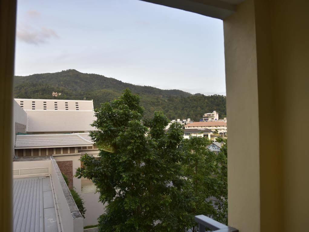 Oyo 373 Mc Ginger House Hotel Patong Exterior photo